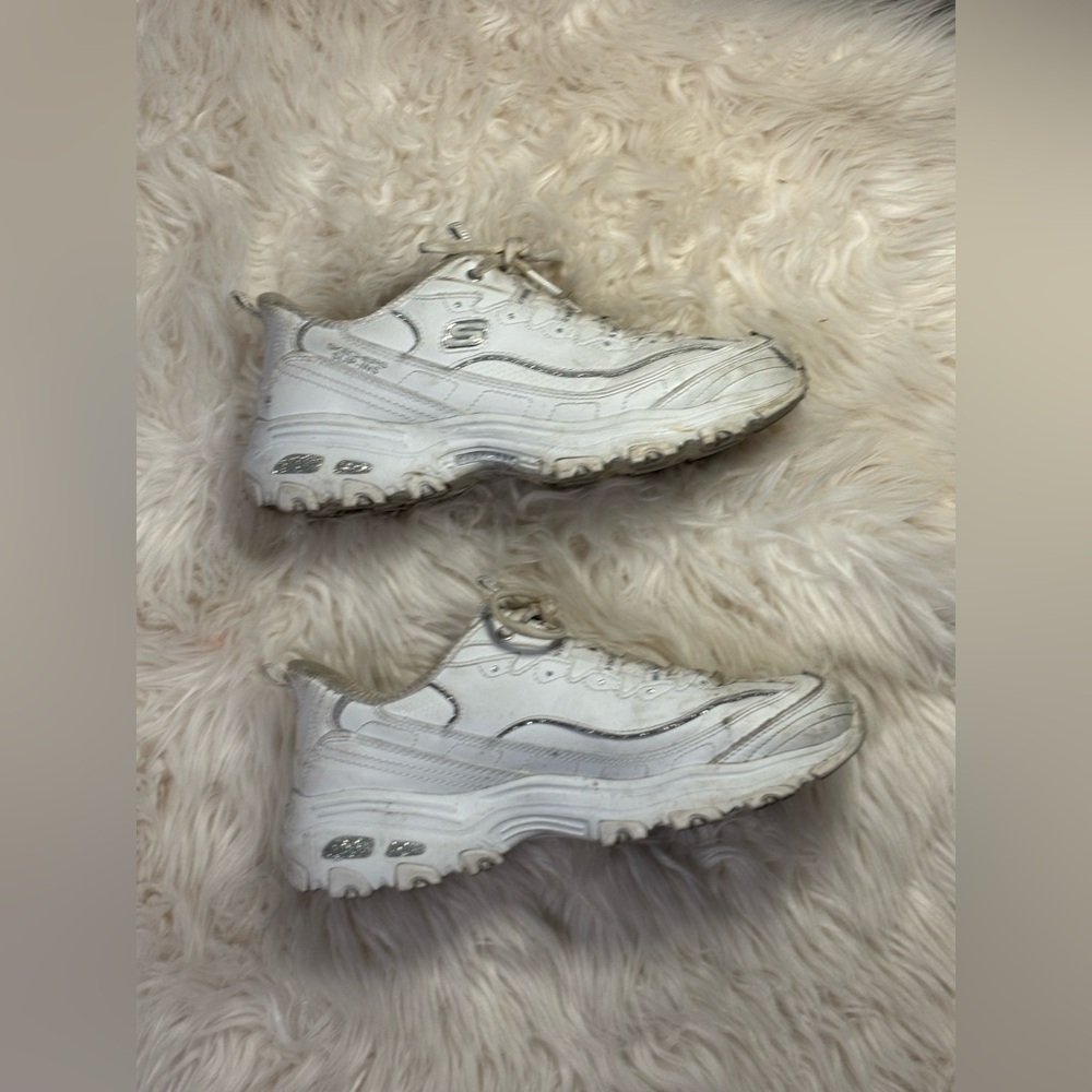 Well worn white sketchers sneakers shoes - Picture 2 of 8